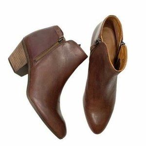 Frye Judith Double Zip Ankle Boots in Whisky